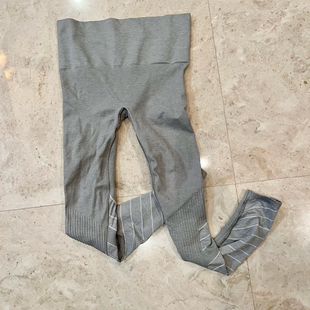 Blanqi sport support maternity and postpartum contour leggings, gray size small